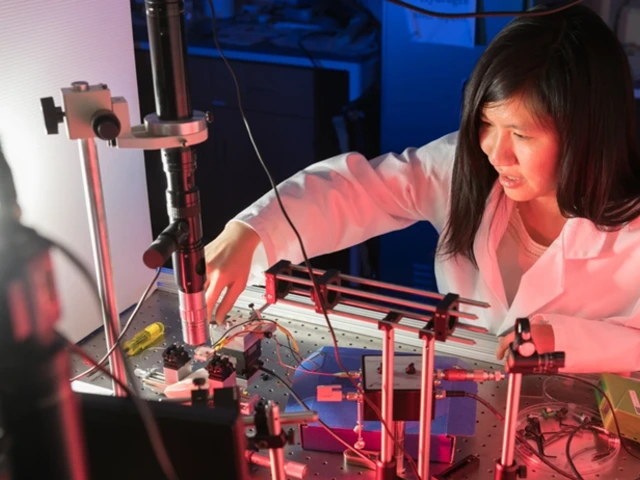 Judith Su working in the Little Sensor Lab